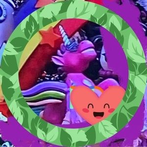 Meet your Posher, Angela